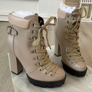 Size 8 Never been used! They are from Miss LOLA